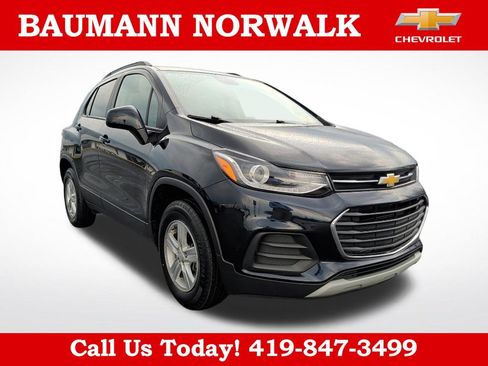 Used 2022 Chevrolet Trax LT w/ LT Convenience Package AWD/4WD image 7
