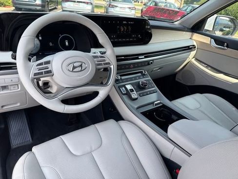 Used 2023 Hyundai Palisade Limited AWD/4WD image 16