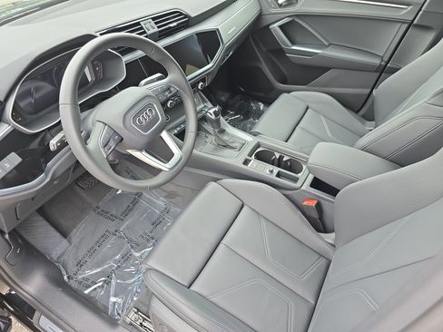 New 2025 Audi Q3 2.0T Premium image 16