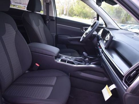 New 2026 Kia Sorento LX FWD image 13