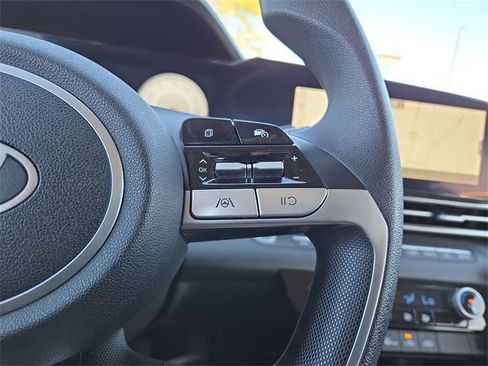 Certified 2024 Hyundai Elantra SEL image 18