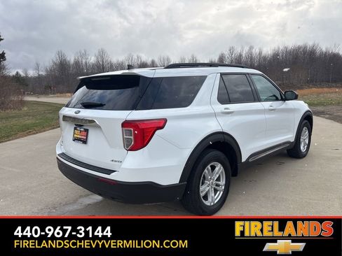 Used 2023 Ford Explorer XLT image 9