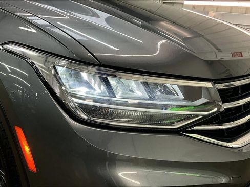 Used 2022 Volkswagen Tiguan SE image 30