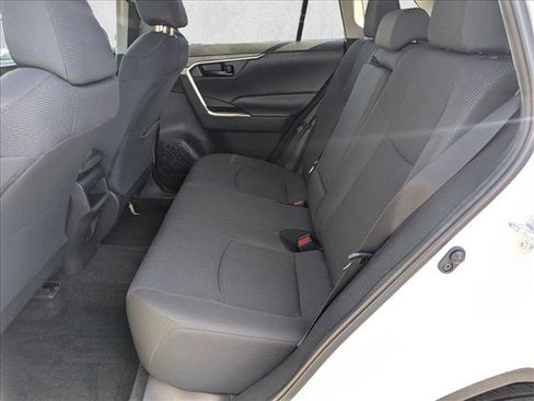 Used 2020 Toyota RAV4 LE image 16