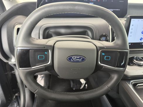 Certified 2025 Ford Expedition Active AWD/4WD image 22