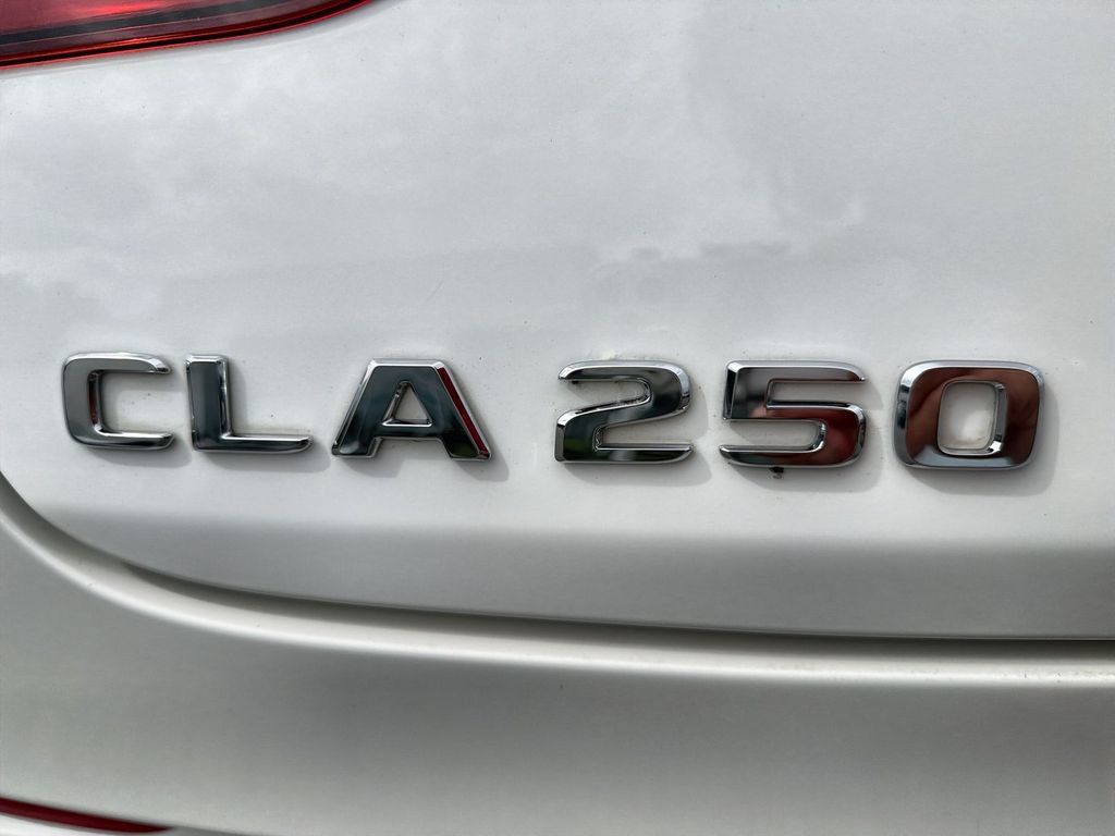 Used 2022 Mercedes-Benz CLA 250 4MATIC image 15