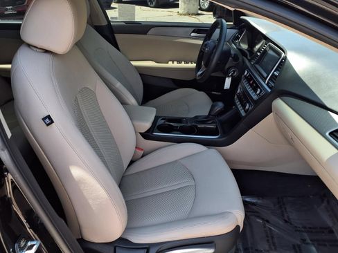 Used 2019 Hyundai Sonata SE FWD image 24