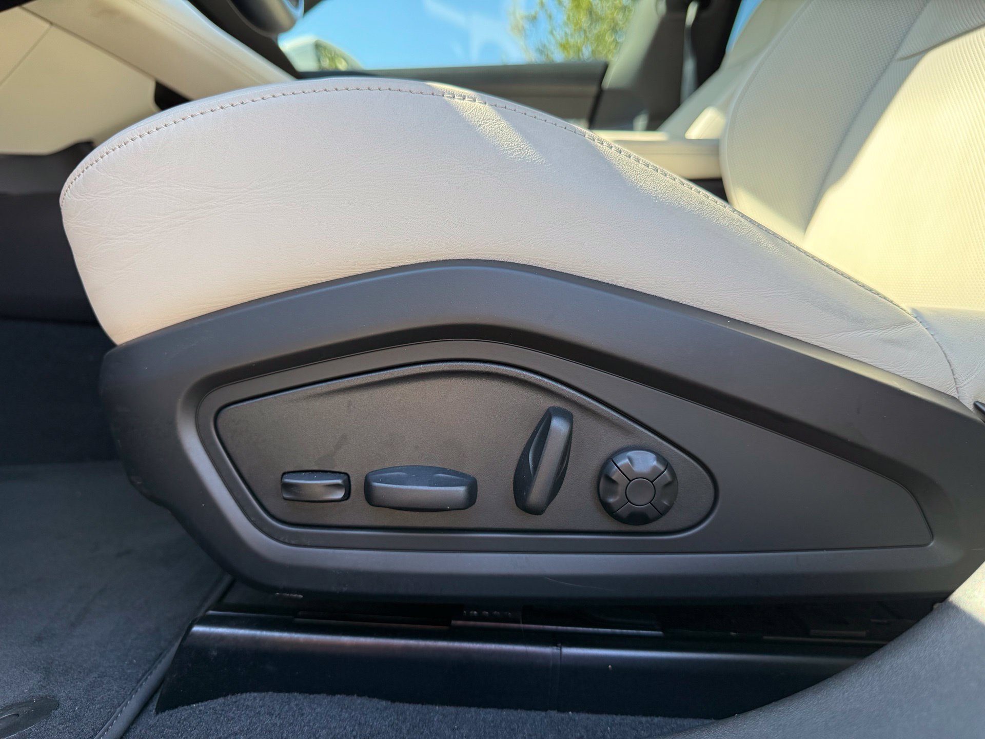 Certified 2023 Porsche Taycan RWD image 29
