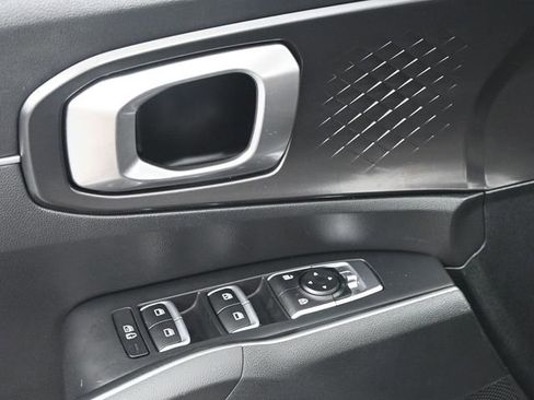 Used 2022 Kia Sorento S w/ Panoramic Sunroof Package image 10