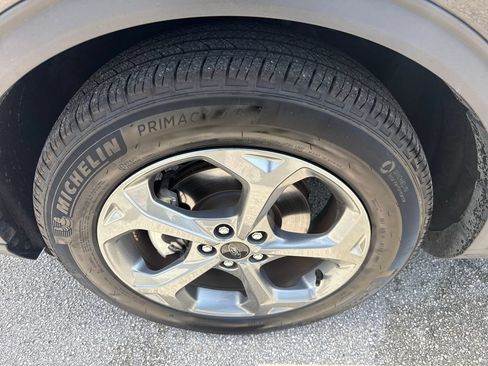 Used 2025 Ford Escape ST-Line FWD image 13