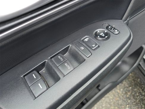 Used 2017 Honda CR-V EX-L image 19