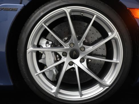 Used 2026 McLaren 750S RWD image 28