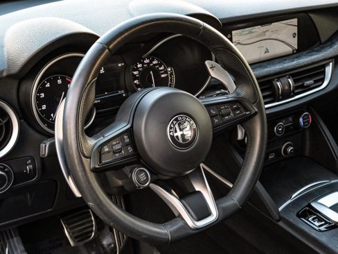 Used 2022 Alfa Romeo Stelvio Sprint image 12