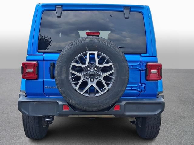 Used 2025 Jeep Wrangler Unlimited Sahara AWD/4WD image 5