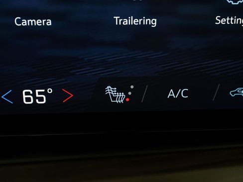 Used 2026 Chevrolet Suburban Z71 w/ Comfort Package image 26