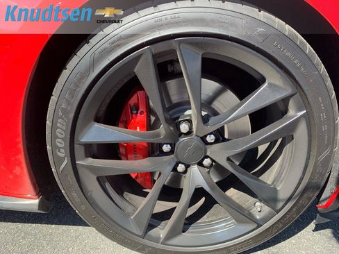 Used 2023 Chevrolet Camaro SS RWD image 9