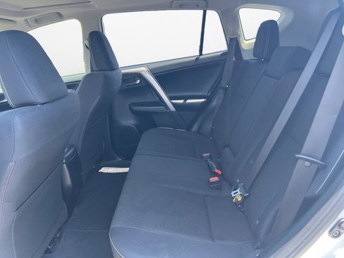 Used 2018 Toyota RAV4 XLE FWD image 16