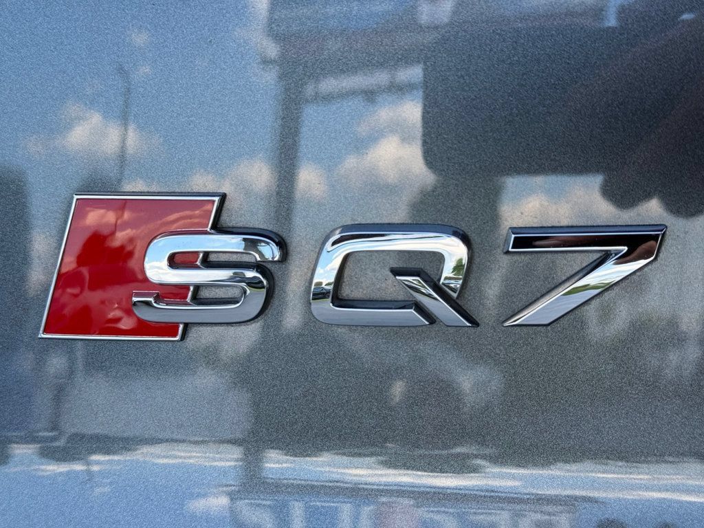 Used 2023 Audi SQ7 Prestige AWD/4WD image 9