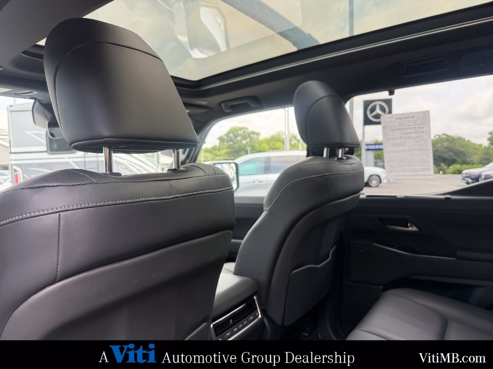 Used 2024 Lexus GX 550 w/ Accessory Package (2T) AWD/4WD image 21