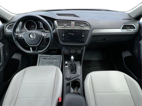 Used 2019 Volkswagen Tiguan SE w/ 3rd Row Seat Package AWD/4WD image 2