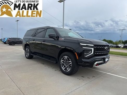Used 2025 Chevrolet Suburban Z71 AWD/4WD image 1