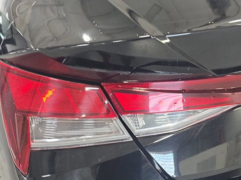 Used 2024 Hyundai Elantra SEL FWD image 32