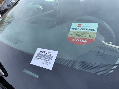 Used 2025 Toyota RAV4 LE image 37