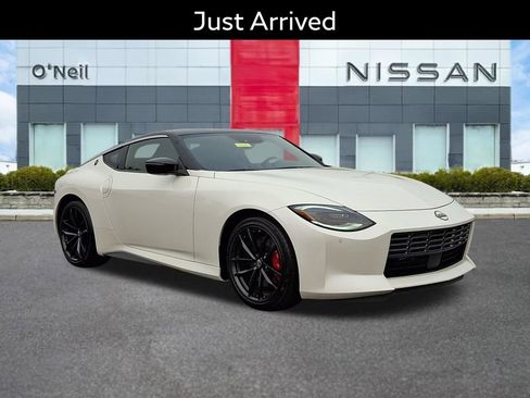 Certified 2025 Nissan Z Performance w/ Floor Mat Package RWD image 1