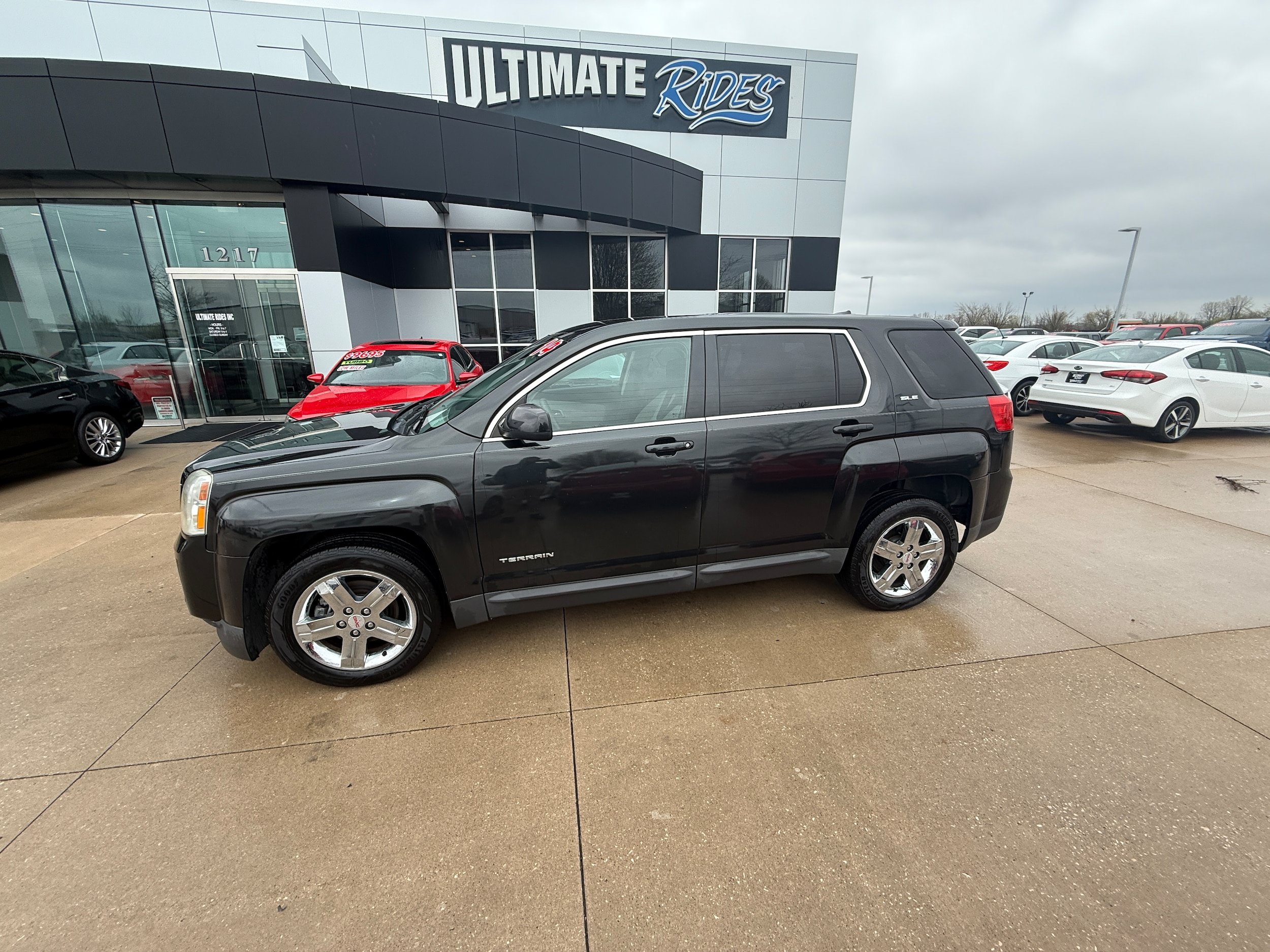 Used 2014 GMC Terrain SLE FWD image 3