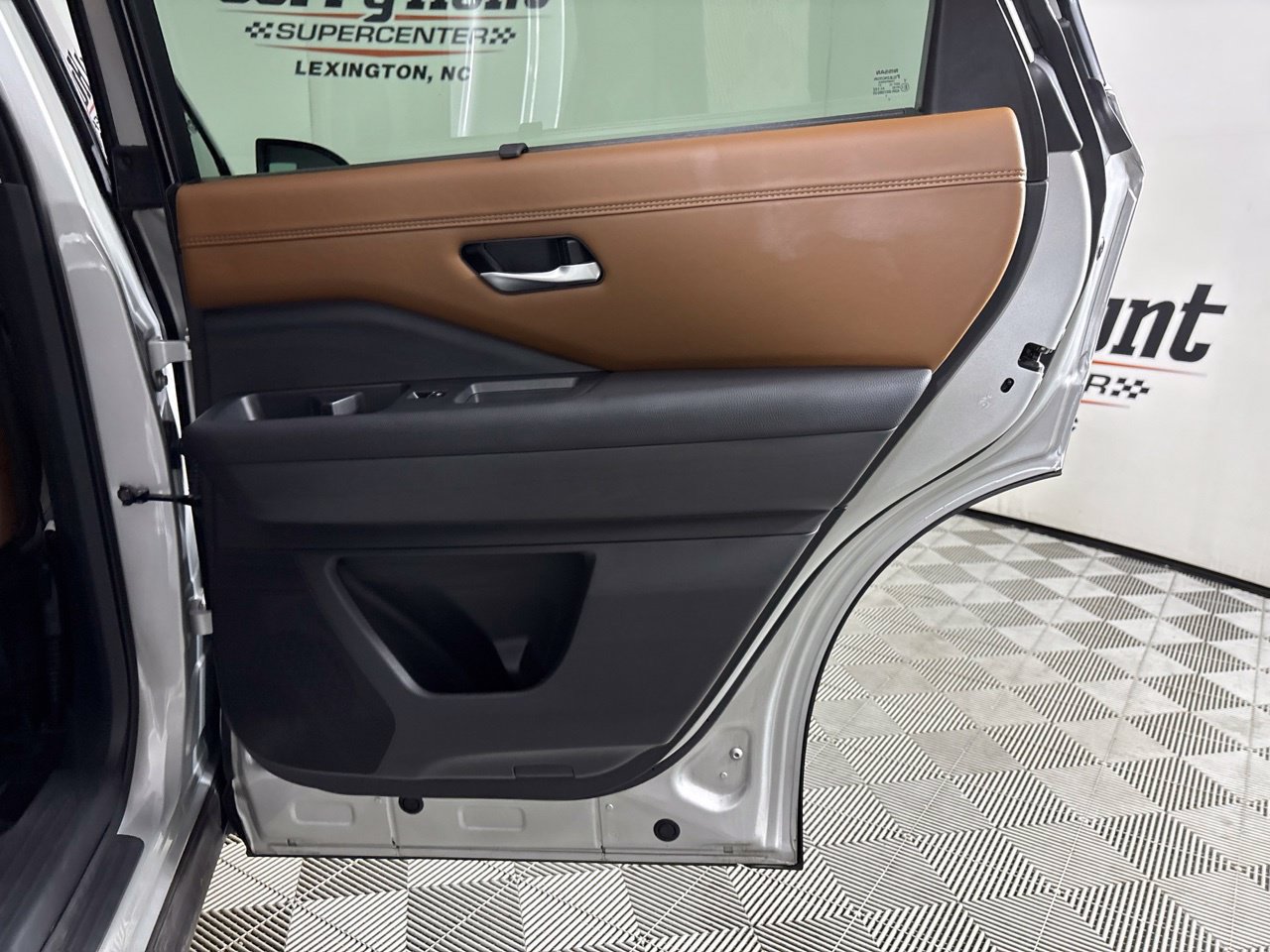 Used 2025 Nissan Pathfinder Platinum w/ Cargo Package FWD image 32