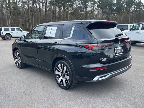 Used 2025 Mitsubishi Outlander SE image 5