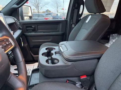 New 2026 RAM 2500 Tradesman AWD/4WD image 9