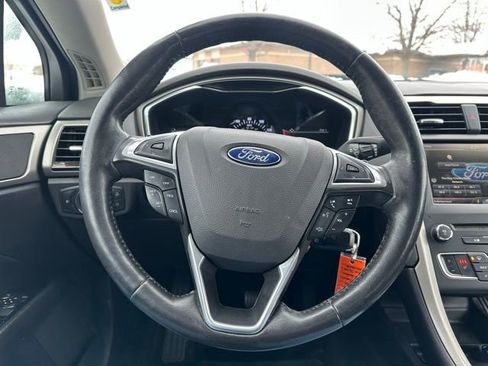 Used 2016 Ford Fusion SE w/ Equipment Group 202A image 22