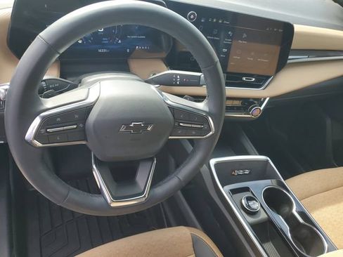 Certified 2025 Chevrolet Equinox ACTIV w/ Safety and Technology Package FWD image 18