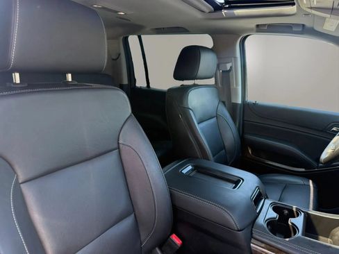 Used 2020 Chevrolet Suburban LT w/ Luxury Package AWD/4WD image 57