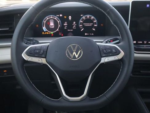 New 2026 Volkswagen Tiguan SE image 8