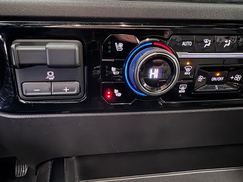 Certified 2022 Chevrolet Silverado 1500 ZR2 w/ Technology Package image 23