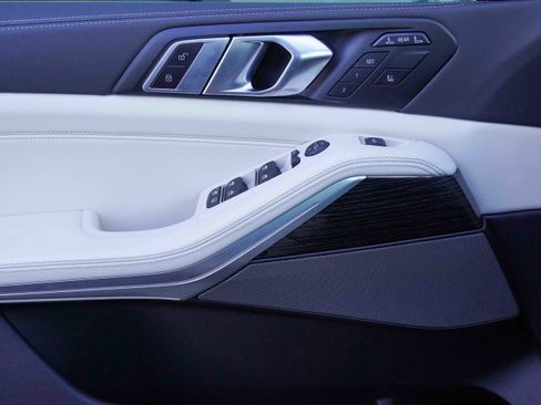 Certified 2026 BMW X7 M60i image 15