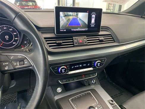 Used 2020 Audi Q5 2.0T Titanium Premium Plus image 25