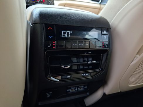 Certified 2023 Jeep Grand Cherokee L Limited w/ Luxury Tech Group II AWD/4WD image 9