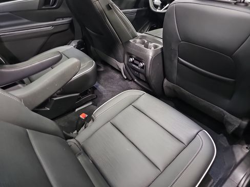 Used 2025 Buick Enclave Sport Touring w/ Super Cruise Package image 11