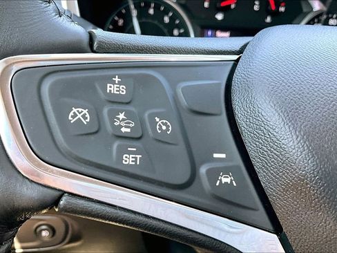 Used 2020 Chevrolet Equinox LT FWD image 16