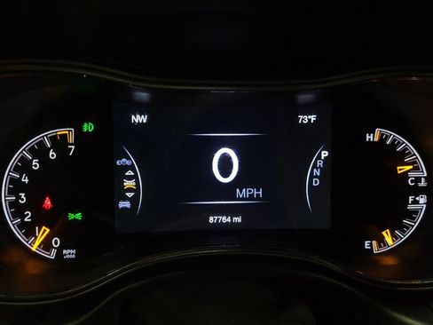 Used 2019 Jeep Grand Cherokee Limited AWD/4WD image 23