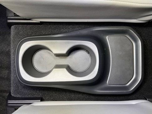 Certified 2021 Toyota Highlander XLE image 50