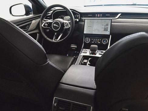 Used 2023 Jaguar XF R-Dynamic SE AWD/4WD image 32