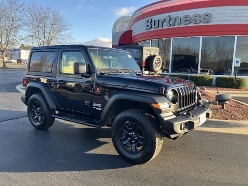 Used 2021 Jeep Wrangler Sport image 14