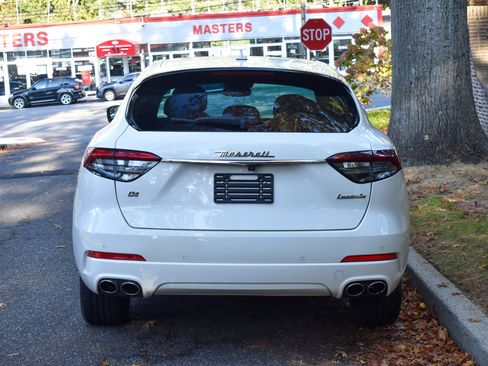 Used 2021 Maserati Levante GranSport image 7