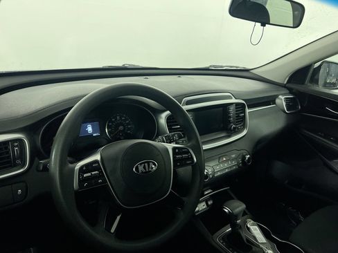 Used 2019 Kia Sorento FWD image 27