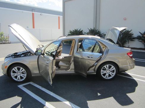 Used 2008 Mercedes-Benz C 300 Luxury image 8