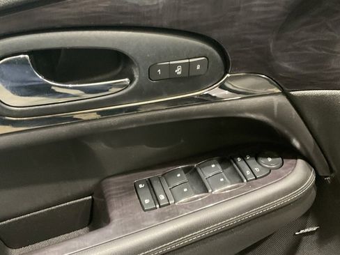 Used 2016 Buick Enclave Premium w/ Experience Buick Package image 7